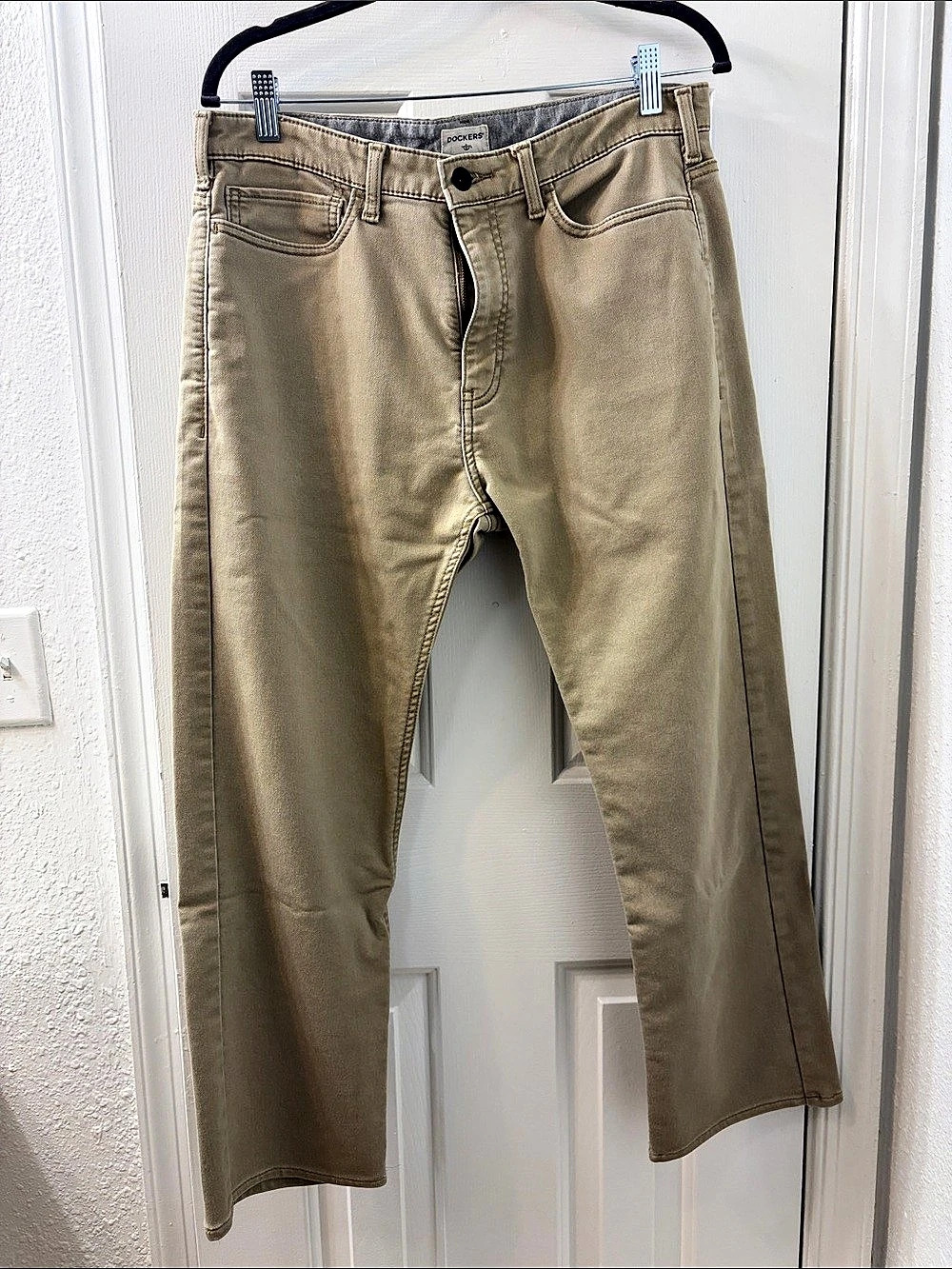 Dockers Straight Fit Chinos in Brown